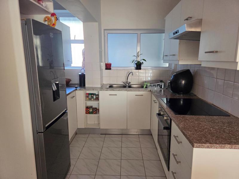To Let 3 Bedroom Property for Rent in Sea Point Western Cape